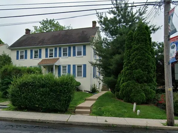 134 S Main St APT 3, Sellersville, PA 18960
