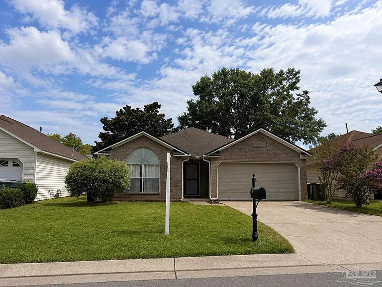 315 Mirabelle Dr — Photo 1