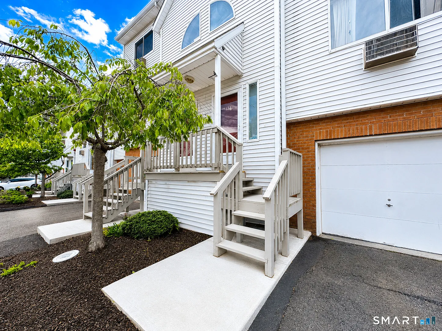 2 bed, 1330 sqft, $2,500 — Photo 2