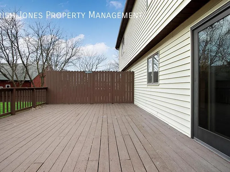 3884 Mapleton Rd #LEFT — Photo 2