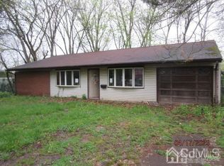 7 Joline Rd S, Kendall Park, NJ 08824