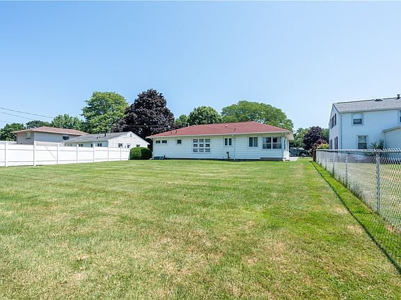 3rd image of 53 Cedar Ln