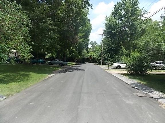 2nd image of 10042 Mayfair Dr
