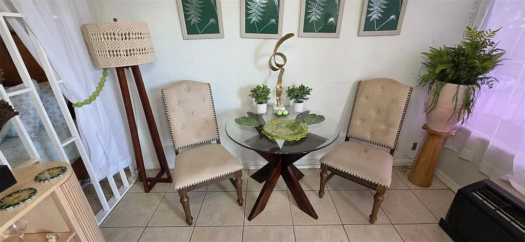 1 bed, 1.0 bath, 300 sqft, $950 — Photo 3