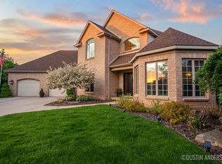 8682 Wallinwood Farms Ave, Jenison, MI 49428