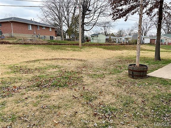 3rd image of 3015 Peal Dr