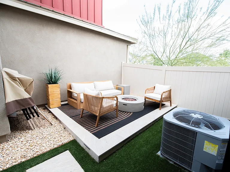 17033 Zion Dr — Photo 6