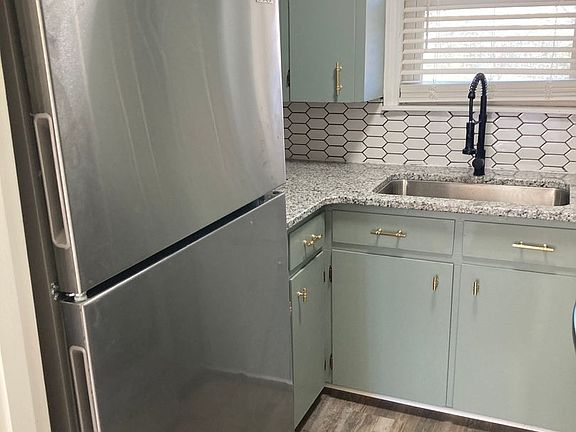 4th image of 170 Shallowford Village Ct #189