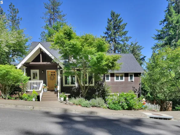 151 Spencers Crest Dr, Eugene, OR 97405