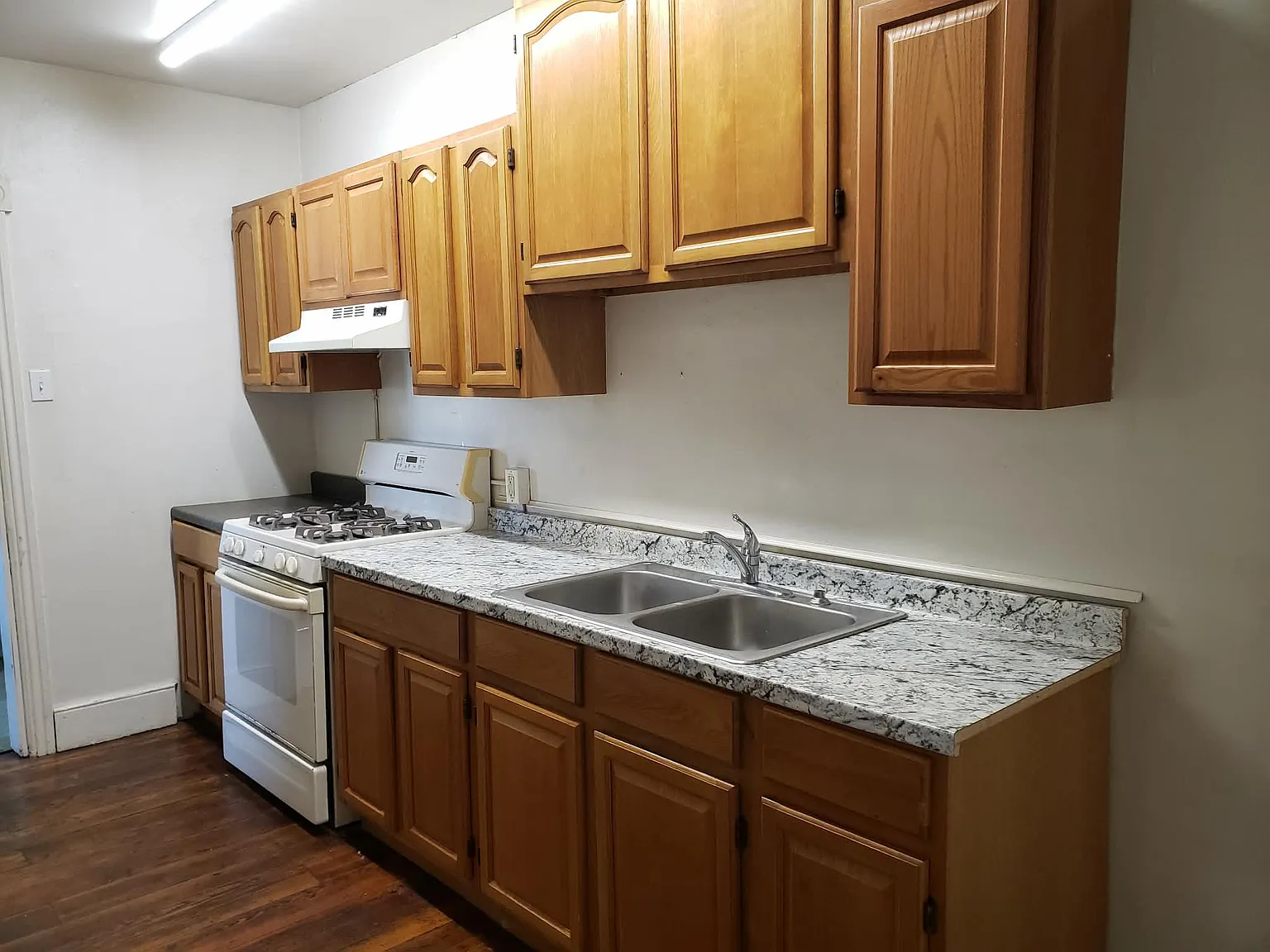 3 bed, 1800 sqft, $2,000 — Photo 3
