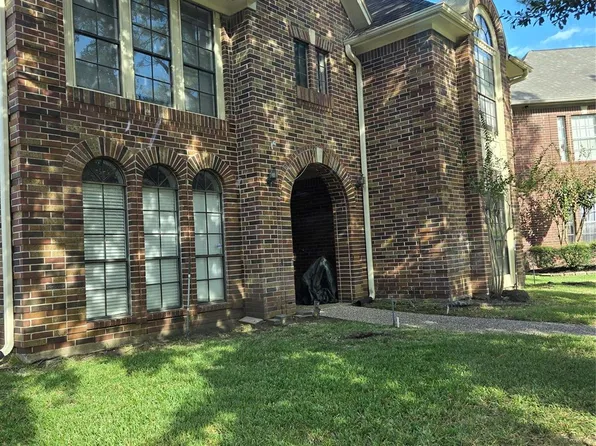 9911 Chalford Dr, Sugar Land, TX 77498