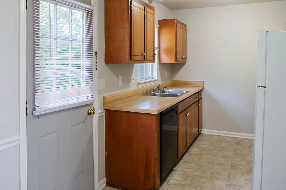 2 bed, 1.5 bath, 1100 sqft, $1,400 — Photo 4