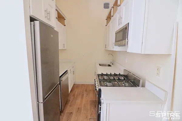 Rented by Spire Group | media 11