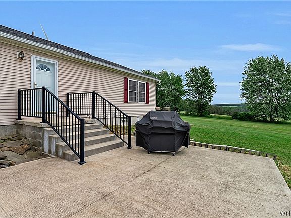 3rd image of 7632 Lyonsburg Rd