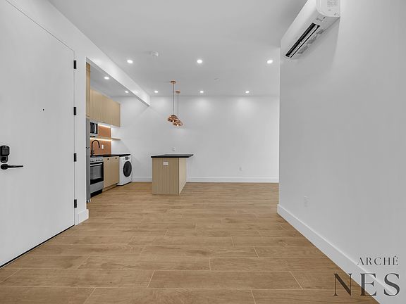 5th image of 1696 Pacific St #1B
