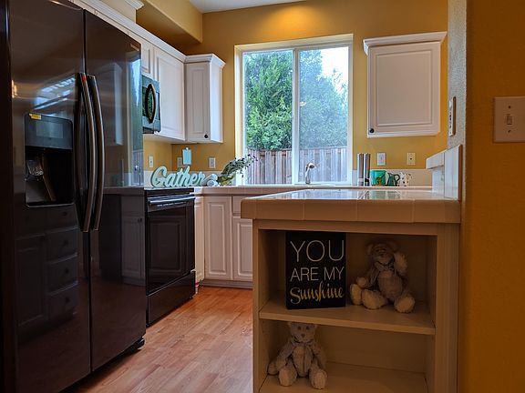 4th image of 1245 SE Bacarra St
