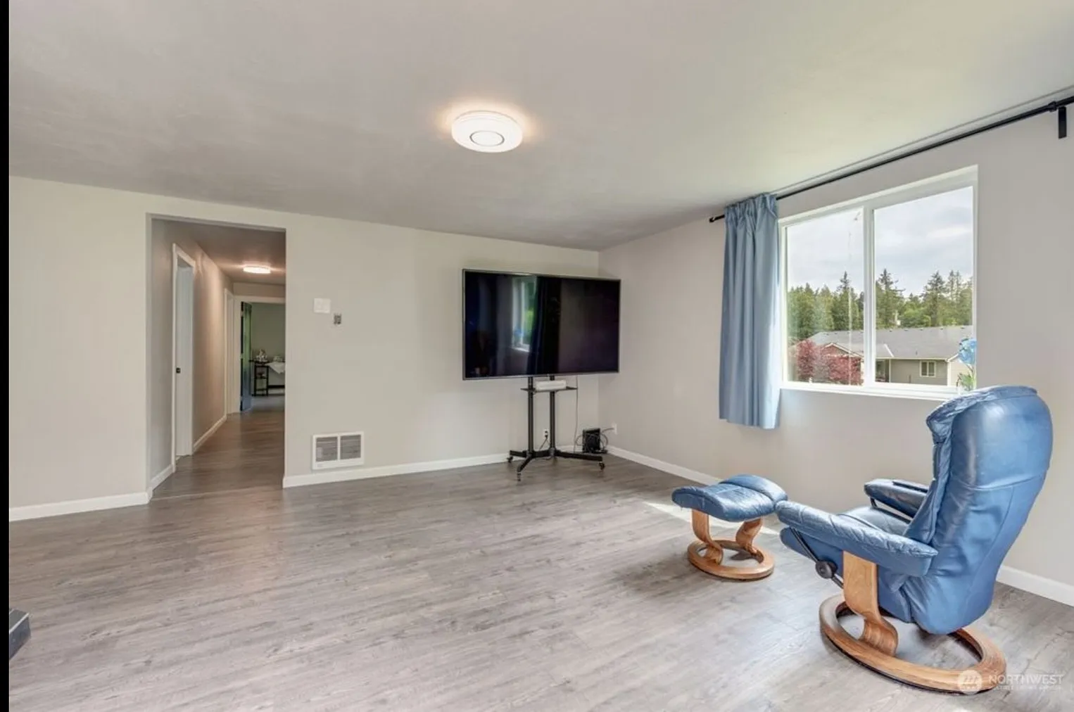 3 bed, 1392 sqft, $2,800 — Photo 4