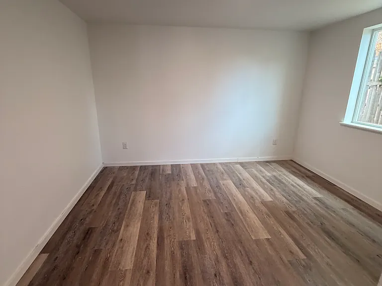 2890 Silverton Rd NE — Photo 9