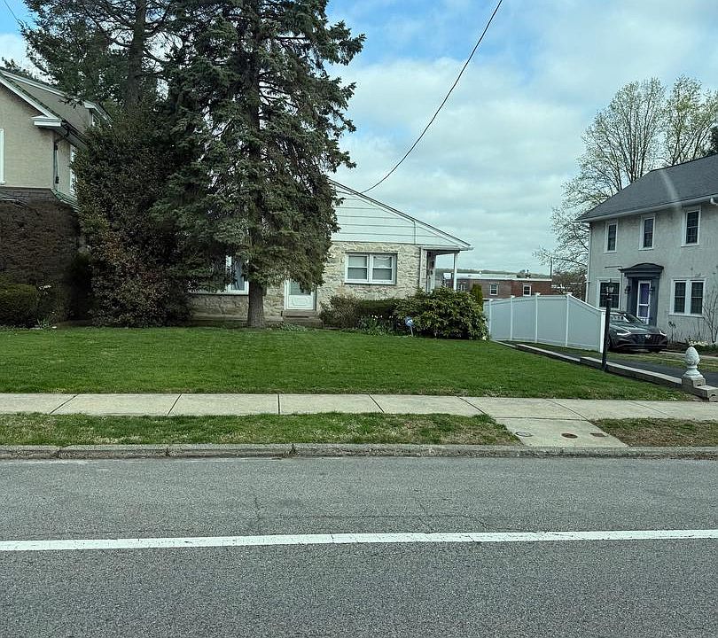 1st image of 516 Gates St
