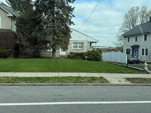 516 Gates St, Philadelphia, PA 19128