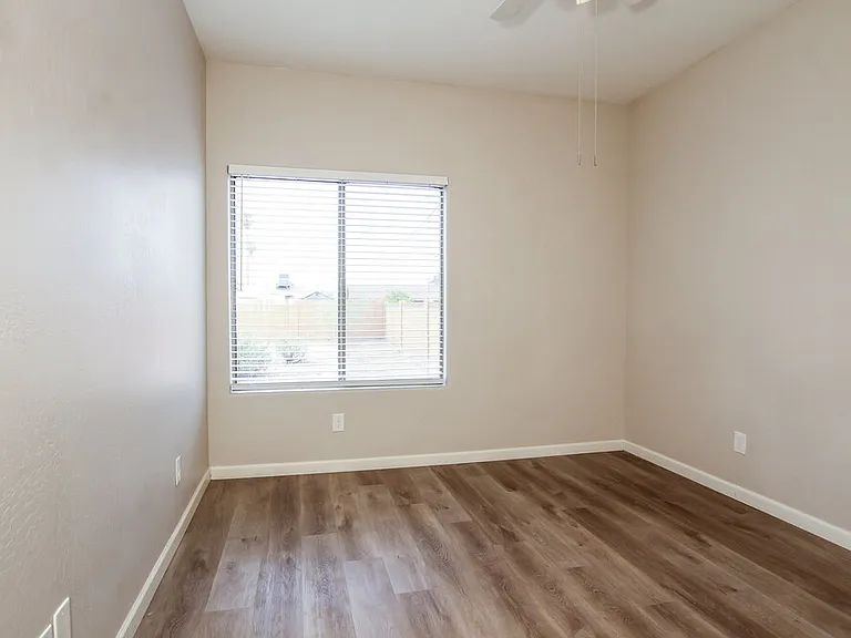1211 E Winter Dr — Photo 10