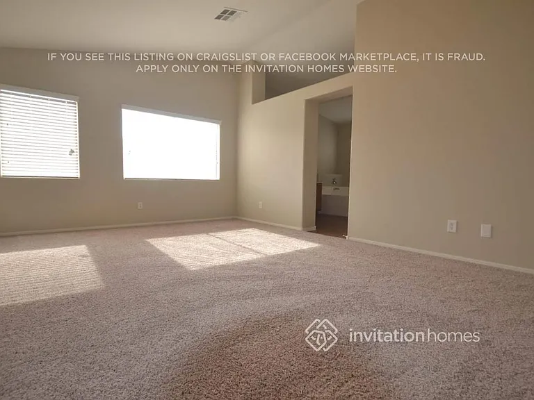 4949 Jadelyn Ct — Photo 5