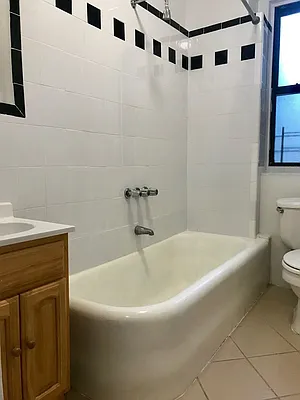 Rented by Lang Realty LLC | media 2