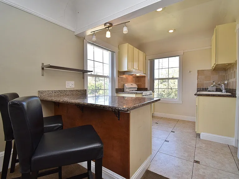 2214 Ashby Ave — Photo 21