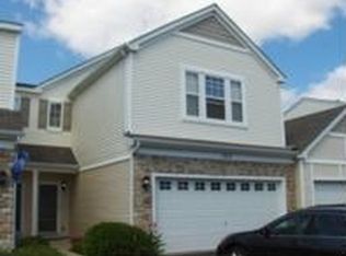 1913 Cobblestone Dr, Carpentersville, IL 60110