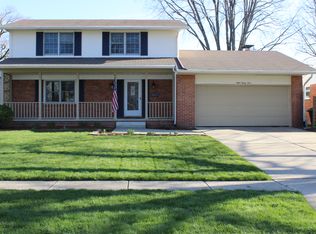 883 Maple Ln, Waterville, OH 43566