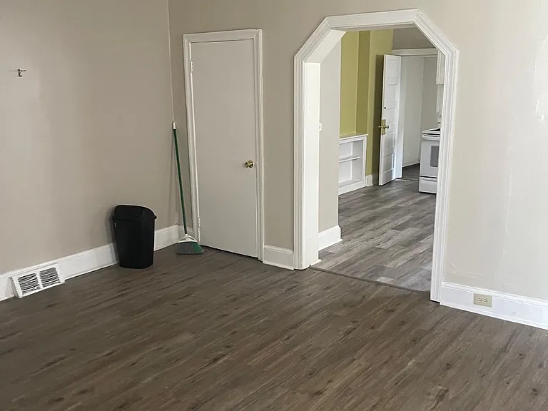 115 Pearl St — Photo 4