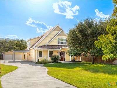 727 S Guadalupe St, Lockhart, TX, 78644