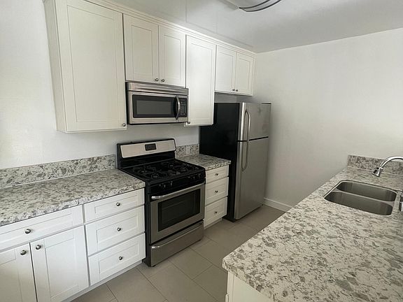 5th image of 11621 Chenault St APT 8