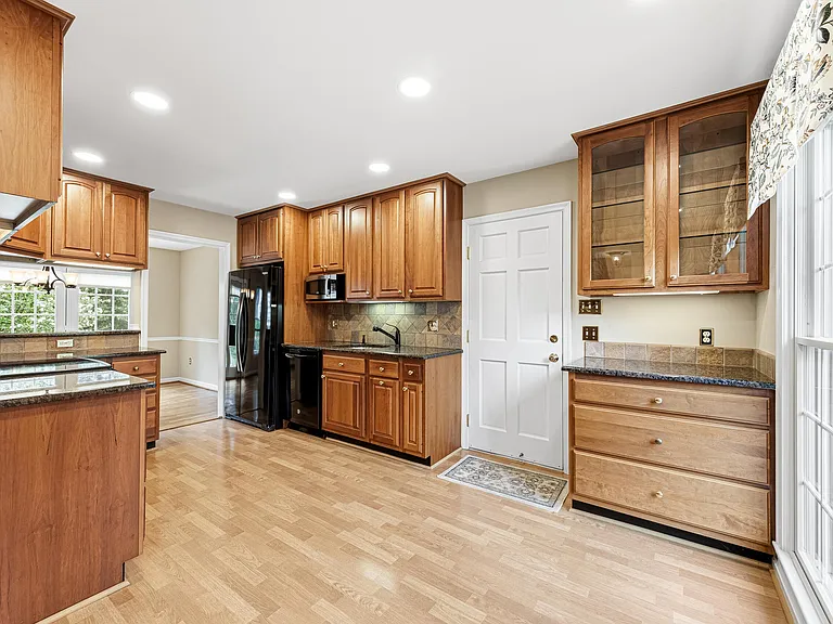 1432 Filene Ct — Photo 9