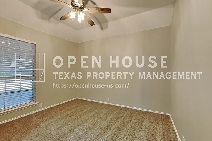 2904 Saint Martin Dr — Photo 18