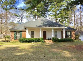 291 Woodrun Dr, Ridgeland, MS 39157
