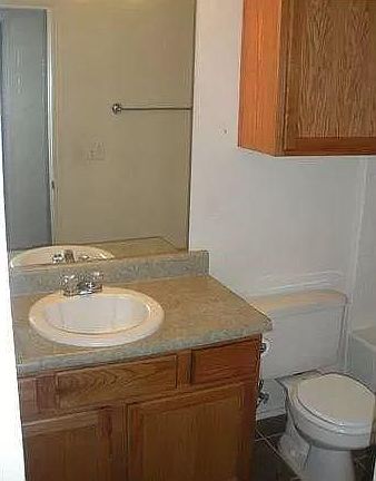 4th image of 2513 Leeds Ln #2515