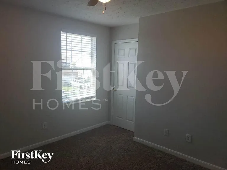356 Brandon Dr — Photo 12