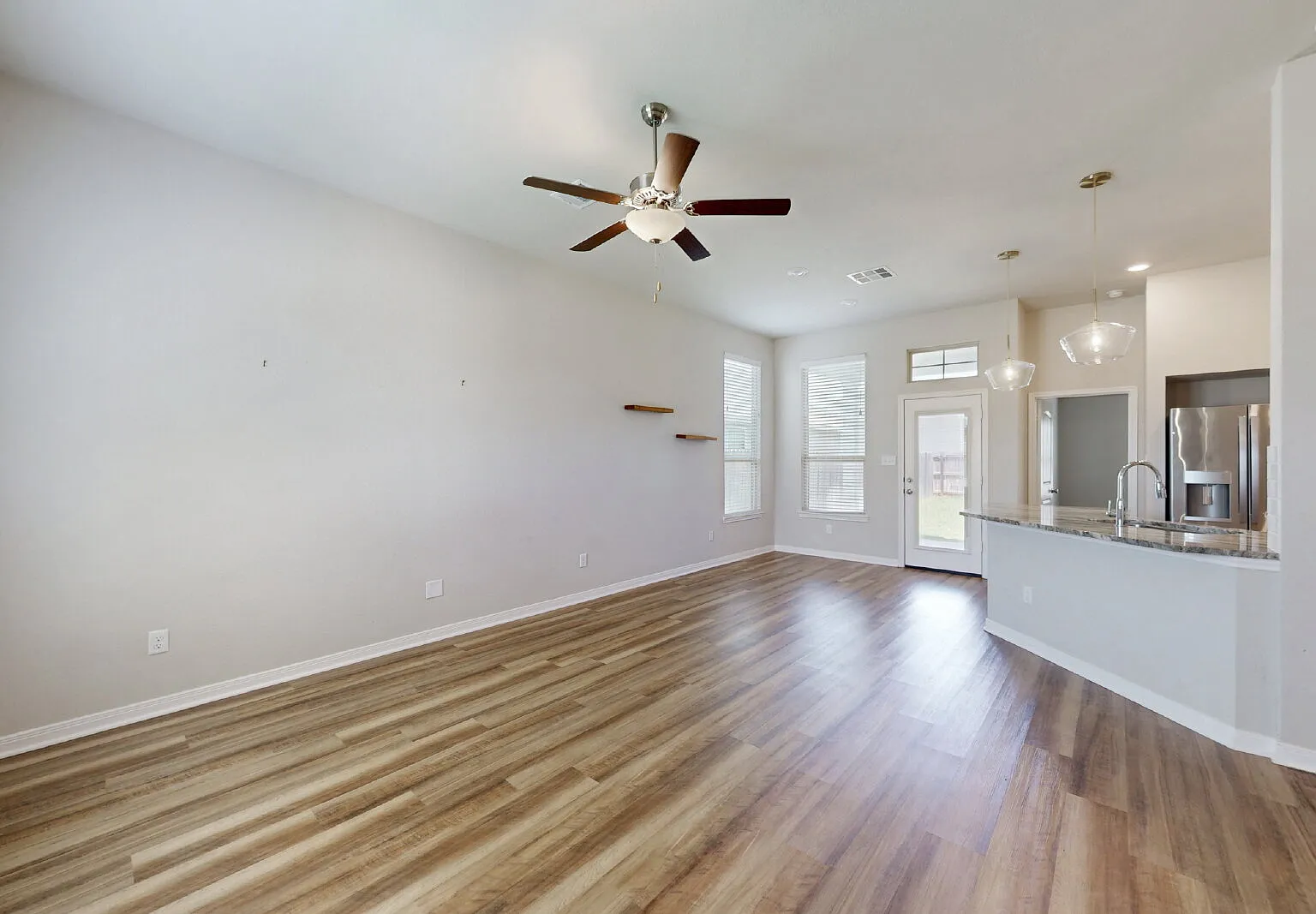 3 bed, 2.0 bath, 1244 sqft, $1,875 — Photo 2