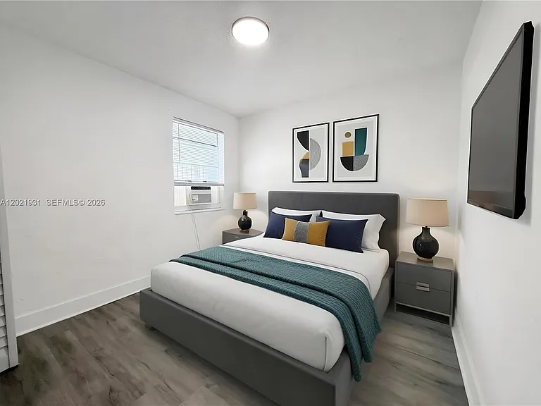 220 NW 11th Ter #3 — Photo 8