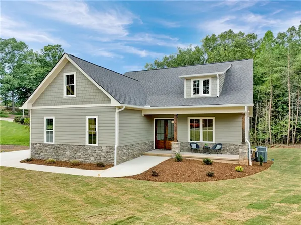 104 W Sunset Ct, Seneca, SC 29672
