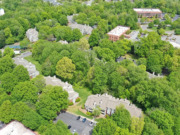 Highland Oaks Apartments — Photo 34