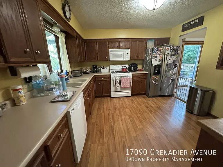17090 Grenadier Ave — Photo 7