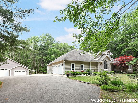 3rd image of 17462 Pine Bluff Ct
