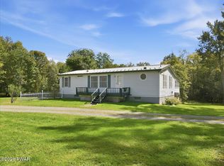 9 Tall Trees Ln, Beach Lake, PA 18405