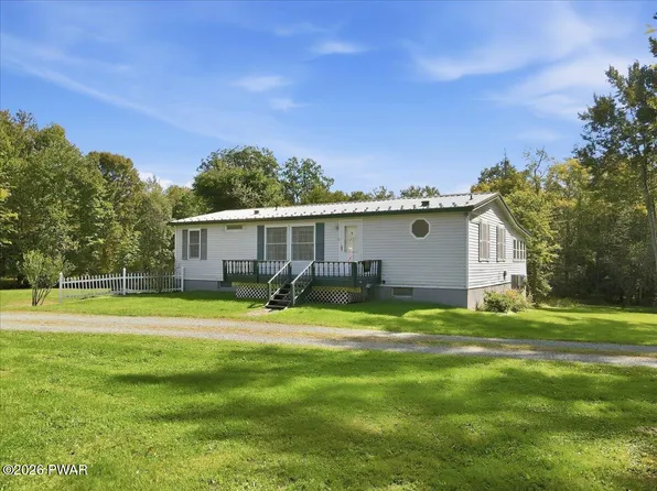 9 Tall Trees Ln, Beach Lake, PA 18405
