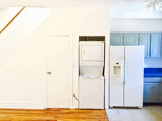 Rented by Remax Real Estate Professionals | media 27