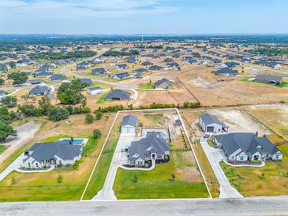 2nd image of 139 Oak Meadow Ln