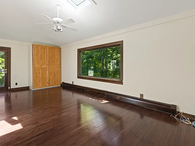 8 Crosby Ln — Photo 16