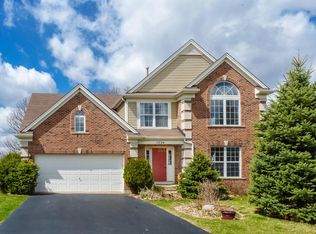 1734 Serenity Ct, Antioch, IL 60002